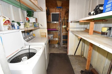Welcome to this well-maintained mobile home located in a - photo 5