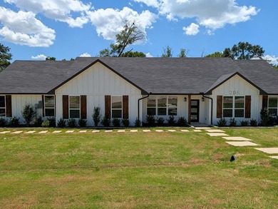 Welcome to where modern farmhouse style meets quality - photo 32