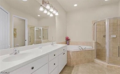 Rare waterfront, corner luxury end-unit in the highly coveted - photo 6
