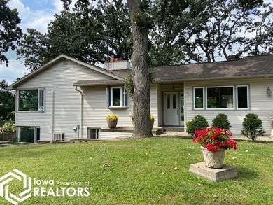 Spacious 5-Bedroom Home Overlooking Veterans Memorial Golf - photo 2