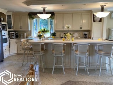 Spacious 5-Bedroom Home Overlooking Veterans Memorial Golf - photo 3