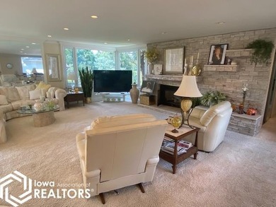 Spacious 5-Bedroom Home Overlooking Veterans Memorial Golf - photo 5