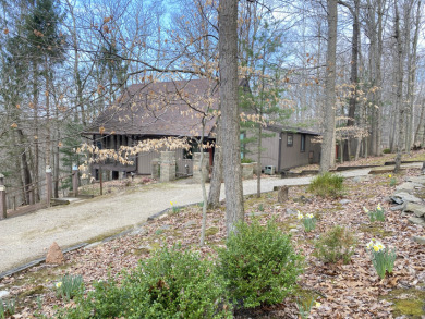 Lakes Resort Lifestyle..PrivacyPlus,2Lots,Tall Trees, Custom Home - Lake Home For Sale in Hideaway Hills, Ohio