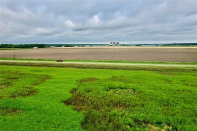 Rural Oklahoma Charm, Wide-open spaces and lake views come with - photo 13