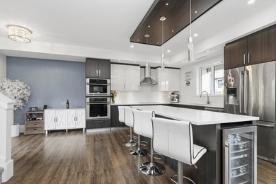 Welcome to this beautifully maintained and exceptionally - photo 8