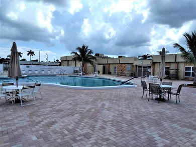 This 1 bedroom 1 bath Villa is like no other in the community - photo 33