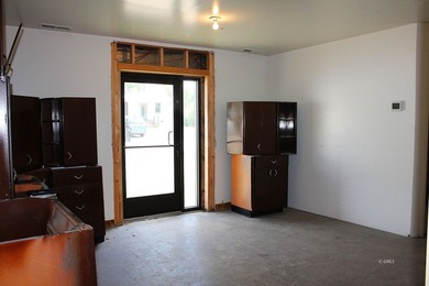 Versatile 50' x 80' heated and air-conditioned commercial shop - photo 7