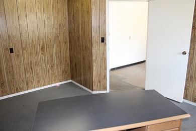 Versatile 50' x 80' heated and air-conditioned commercial shop - photo 9