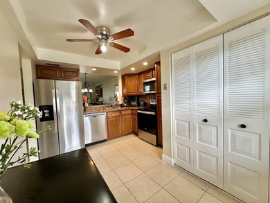 Welcome to this stunning turnkey 2 bed 2 bath property located - photo 4