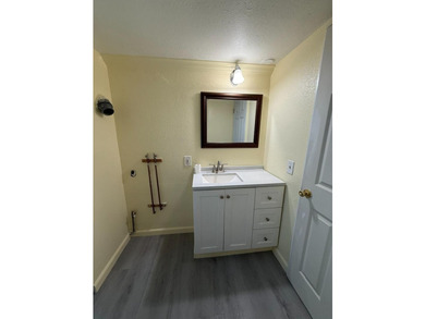 Corner Lot 2Bedroom, 1Bath Home MoveIn Ready! Welcome to this - photo 12