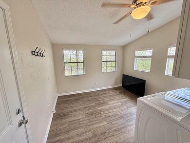 Adorable Cabin in the woods with plenty of privacy , sitting on - photo 16