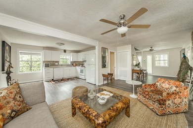 Adorable Cabin in the woods with plenty of privacy , sitting on - photo 18