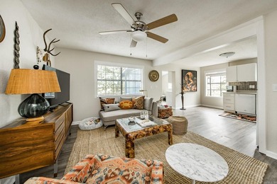 Adorable Cabin in the woods with plenty of privacy , sitting on - photo 19