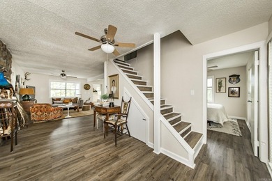 Adorable Cabin in the woods with plenty of privacy , sitting on - photo 25