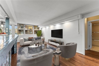 Beautiful Open Floor Plan Condo With Private Balcony Located In - photo 6