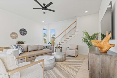 Completed in 2023, this stunning custom home offers over 2,700 - photo 8