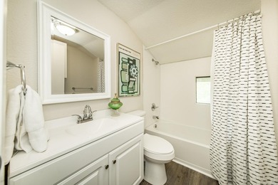 Adorable Cabin in the woods with plenty of privacy , sitting on - photo 32