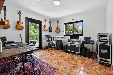 Situated 20 feet above sea level and located in a NON-FLOOD ZONE - photo 36