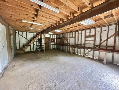 Adorable Cabin in the woods with plenty of privacy , sitting on - photo 44