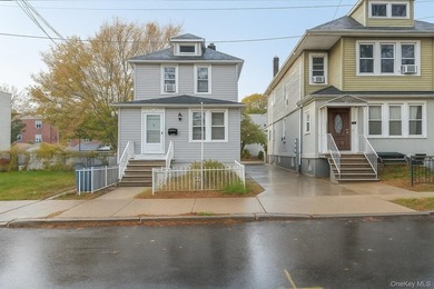 Fully detached single-family home PLUS an extra vacant lot! This - photo 1