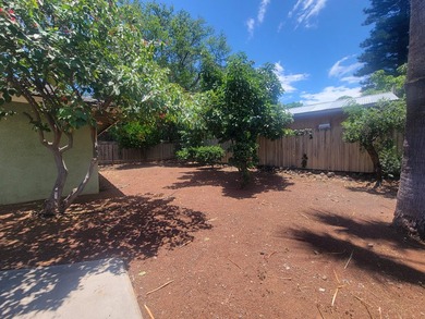 Settle into the comfort of this refreshed single-level 3-bedroom - photo 5
