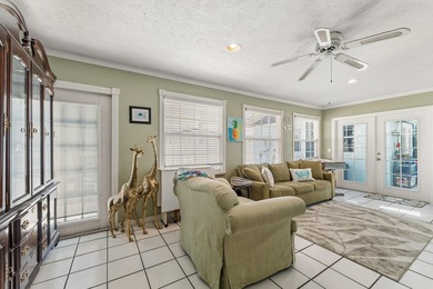 Situated on a spacious corner lot in Stuart's desirable Rocky - photo 8