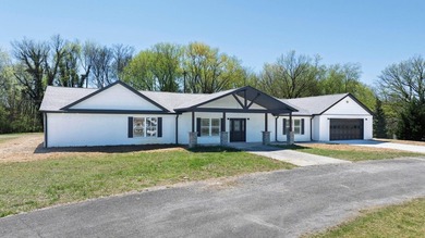 Welcome to 388 Edgewater Ave in Dayton, TN--a spacious and - photo 1