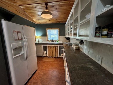 Charming farmhouse-style home in the heart of Rayburn Country - photo 12