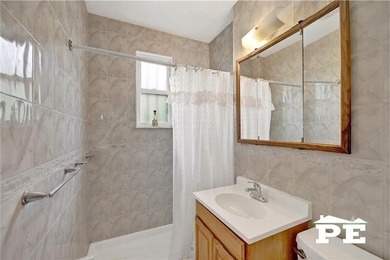 2 Family Brick Home for sale In Sheepshead Bay. The top floor - photo 17