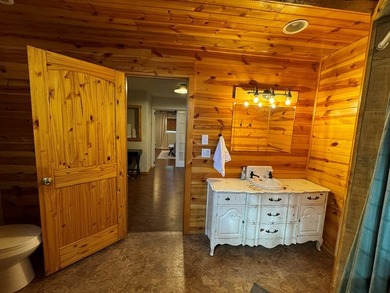 Charming farmhouse-style home in the heart of Rayburn Country - photo 19