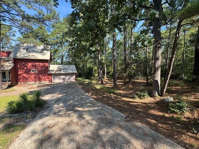 Charming farmhouse-style home in the heart of Rayburn Country - photo 35