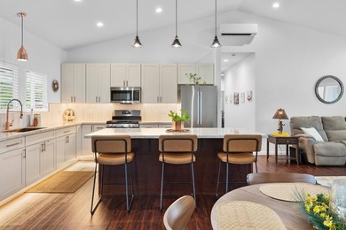 Just a few blocks from the Pacific, this custom 3 bedroom, 2.5 - photo 2
