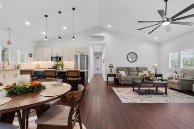 Just a few blocks from the Pacific, this custom 3 bedroom, 2.5 - photo 4