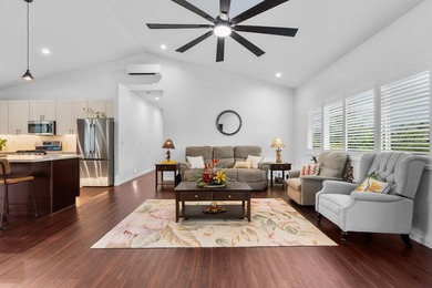Just a few blocks from the Pacific, this custom 3 bedroom, 2.5 - photo 6