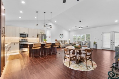 Just a few blocks from the Pacific, this custom 3 bedroom, 2.5 - photo 7