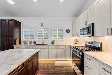 Just a few blocks from the Pacific, this custom 3 bedroom, 2.5 - photo 10