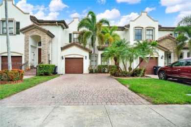 Lake Townhome/Townhouse For Sale in Homestead, Florida