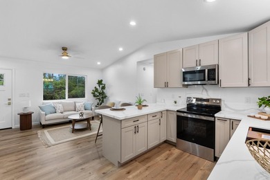Tucked away in the Tiki Gardens subdivision, this well priced 3 - photo 2