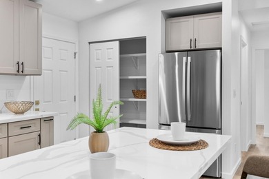 Tucked away in the Tiki Gardens subdivision, this well priced 3 - photo 5