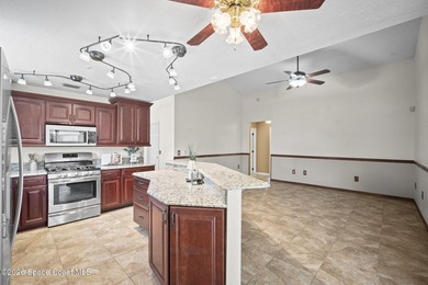 Pool Home + Cul-de-Sac + Oversized Lot! Welcome to this well - photo 16