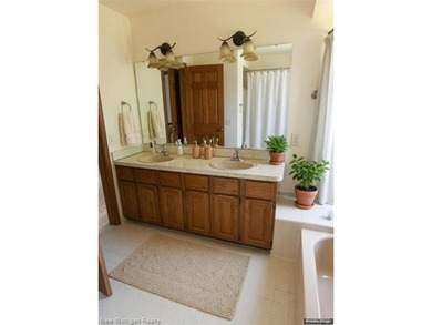 Beautiful home on a large interior lot backing to wooded commons - photo 17