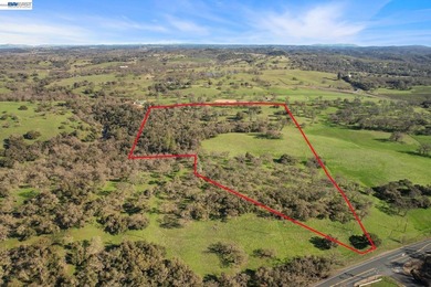Rare opportunity to own 46.22 acres of stunning Sierra Foothills - photo 9