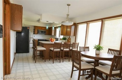 Beautiful home on a large interior lot backing to wooded commons - photo 20
