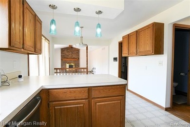 Beautiful home on a large interior lot backing to wooded commons - photo 21