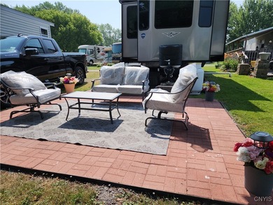 Turnkey Lakeside Retreat - A Lightly Used, Like-New Mobile Home - photo 22
