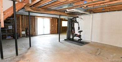 Beautiful home on a large interior lot backing to wooded commons - photo 24