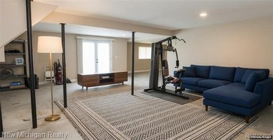 Beautiful home on a large interior lot backing to wooded commons - photo 25