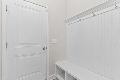 721 Jade Dr offers an easy elegance that's hard to find. Set - photo 27