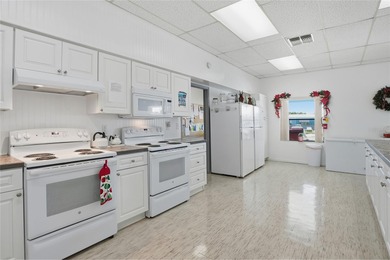 LOW-COST YEAR AROUND LIVING! VERY WELL MAINTAINED! Fully - photo 48