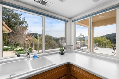 A true Crown Jewel of Sugarloaf right beside Lake Shasta! This - photo 17